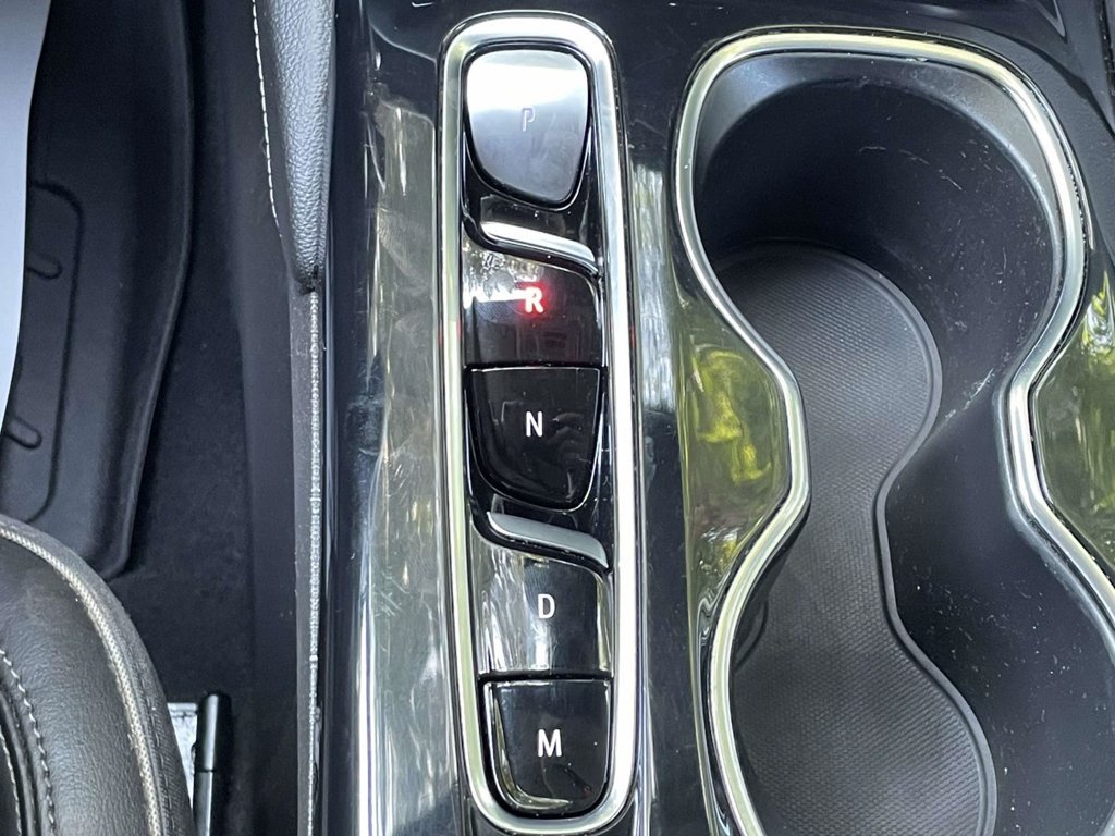 Used 2022 Blue Buick Essence image 30