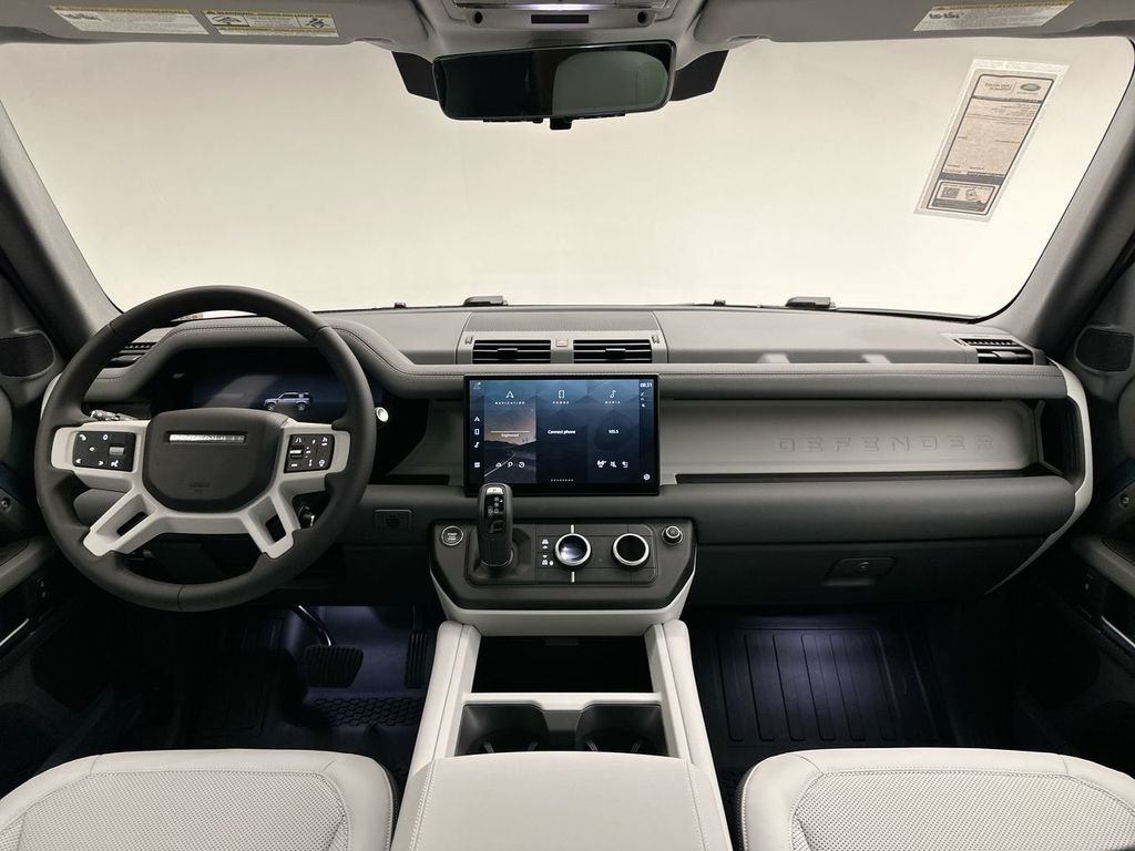 Used 2025 Tasman Blue Metallic Land Rover S image 7