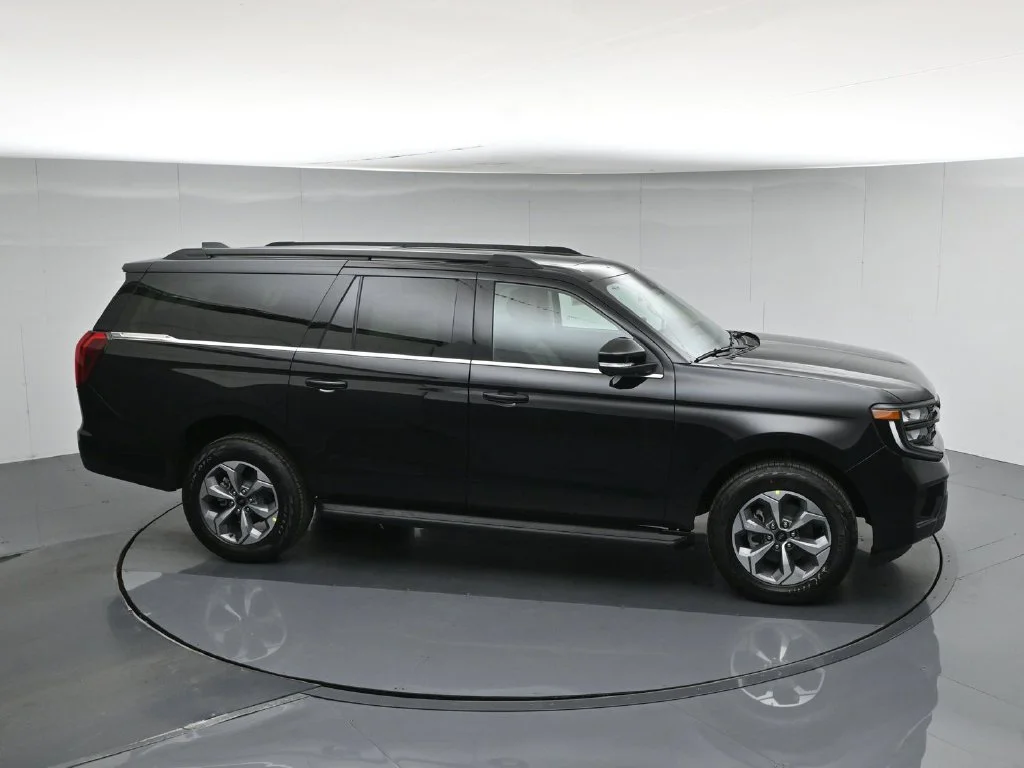 New 2027 Agate Black Metallic Ford Active image 57