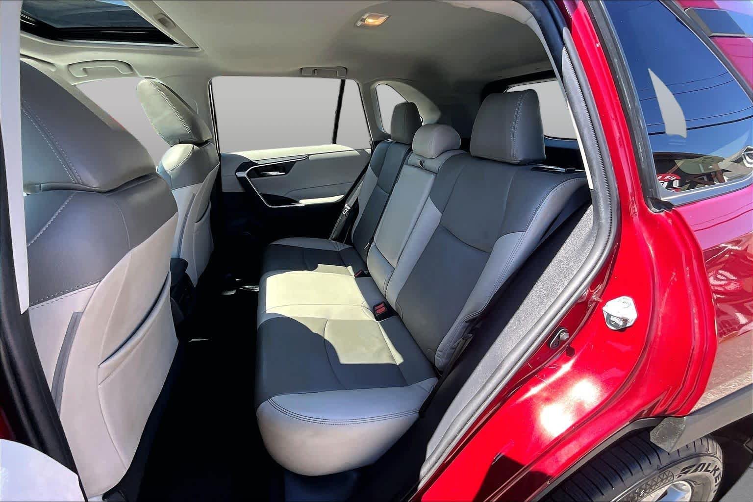 Used 2020 Ruby Flare Pearl Toyota XLE image 20