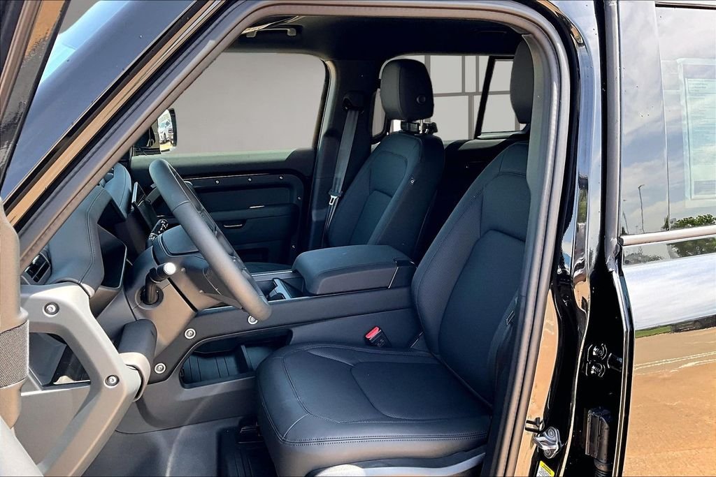 2026 Land Rover Defender X-Dynamic SE - Photo 9