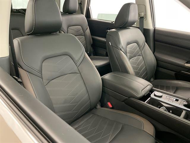 Certified Used 2025 Beige Nissan Platinum 4WD image 29