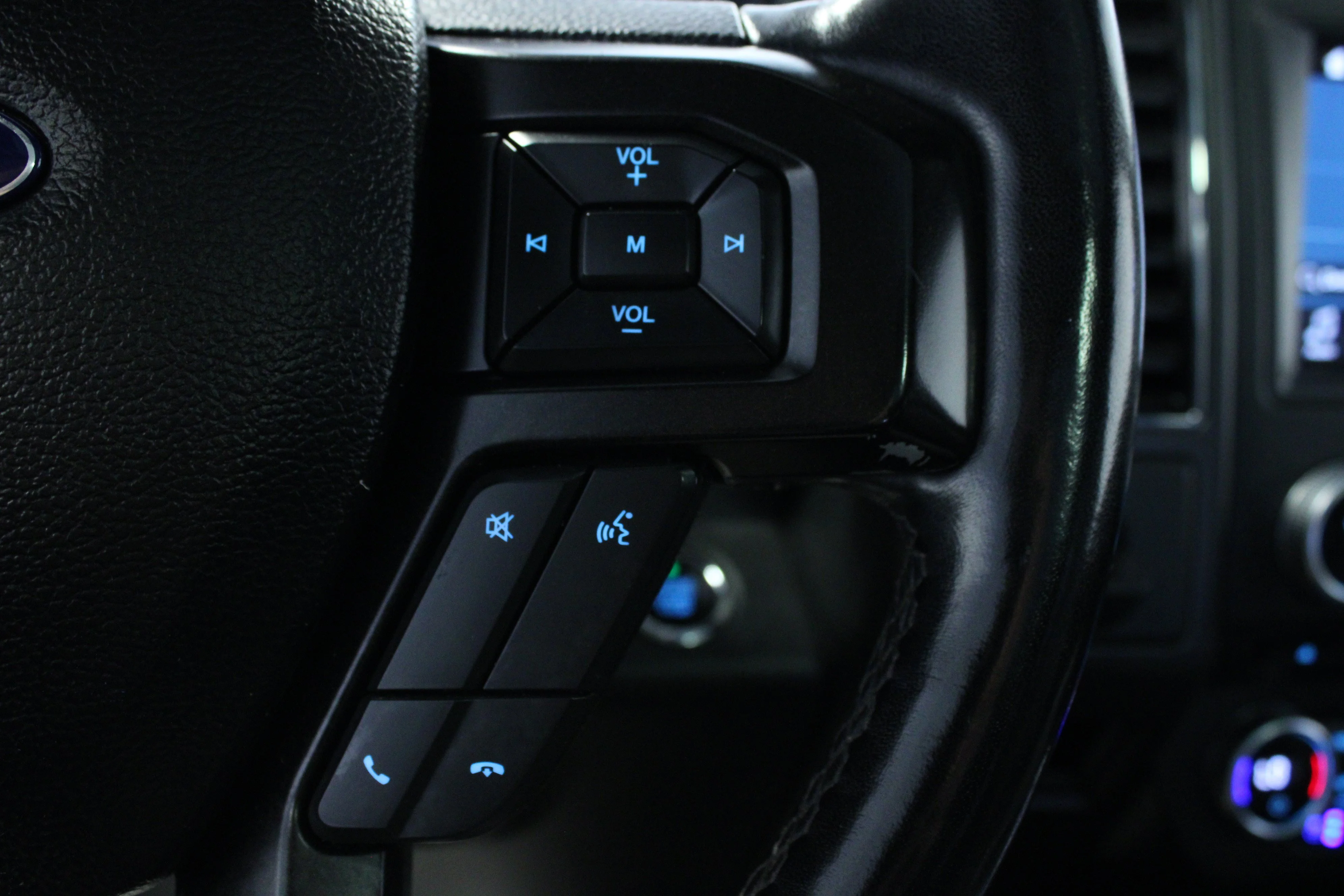 Used 2018 Shadow Black Ford Limited image 22