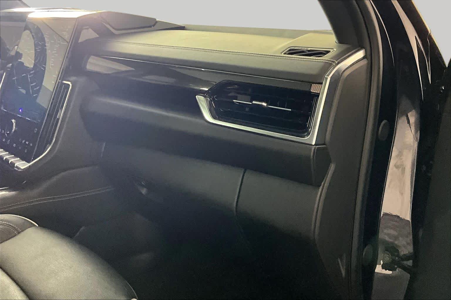 Used 2025 Titanium Rush Metallic GMC Elevation image 17