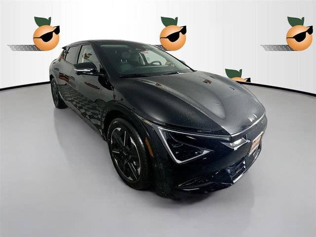 2025 Kia EV6 Wind's photo