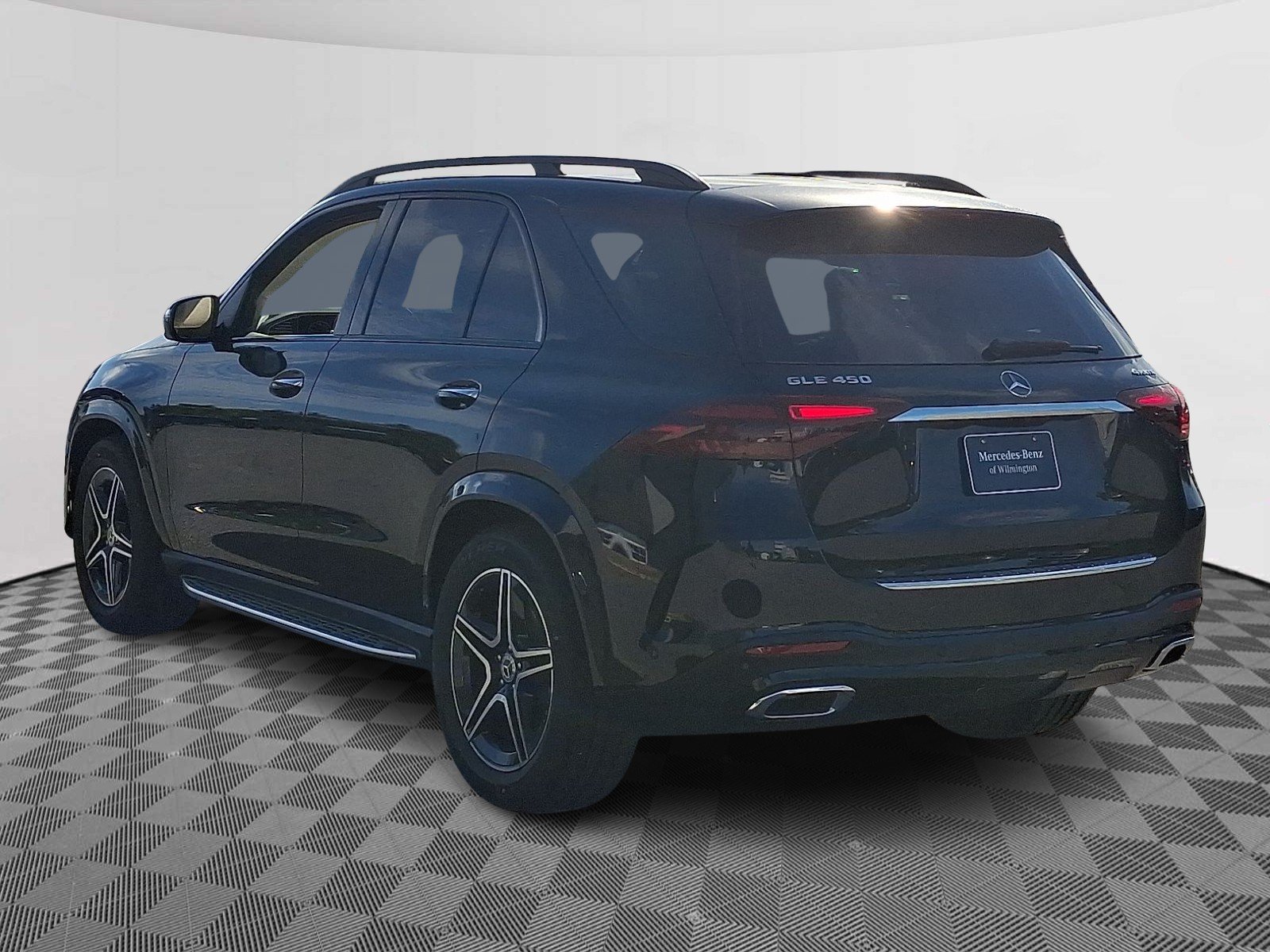 New 2026 Black Mercedes-Benz GLE 450 image 4