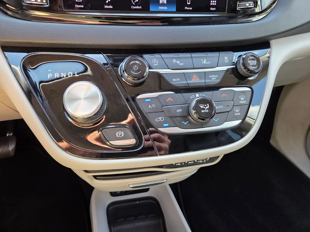 Used 2023 White Chrysler Touring L image 24