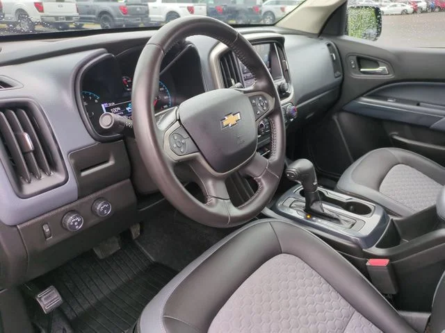 Used 2018 Black Chevrolet Z71 image 15