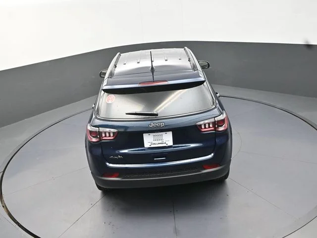 New 2026 Fathom Blue Pearl-Coat Exterior Paint Jeep Latitude image 16