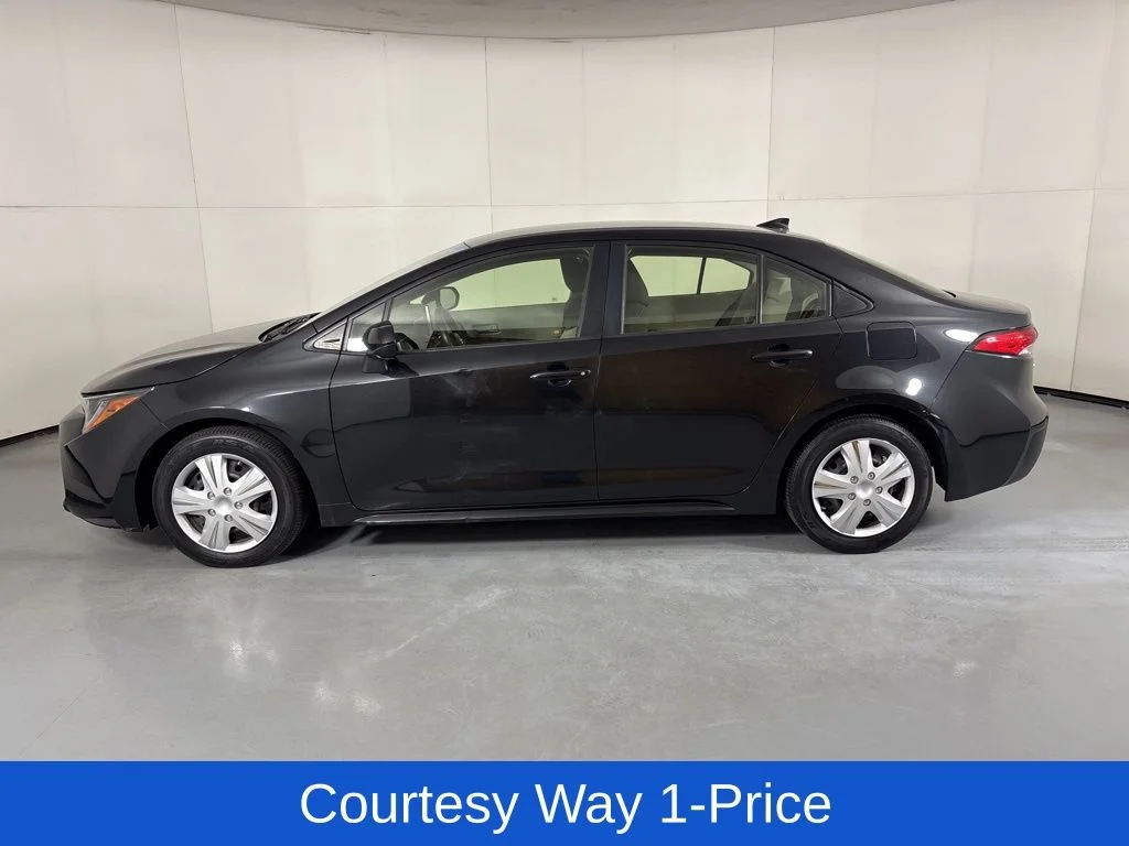 Used 2020 Black Toyota LE image 6