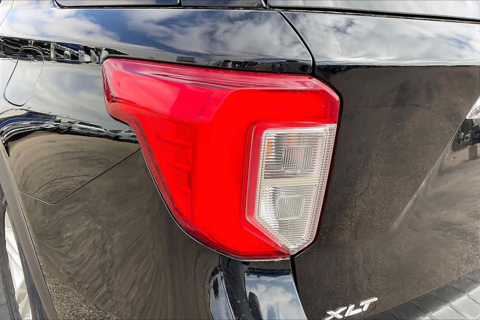 Used 2022 Agate Black Metallic Ford XLT image 28