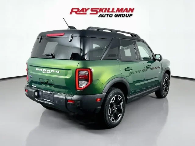 Used 2025 Green Ford Outer Banks image 7