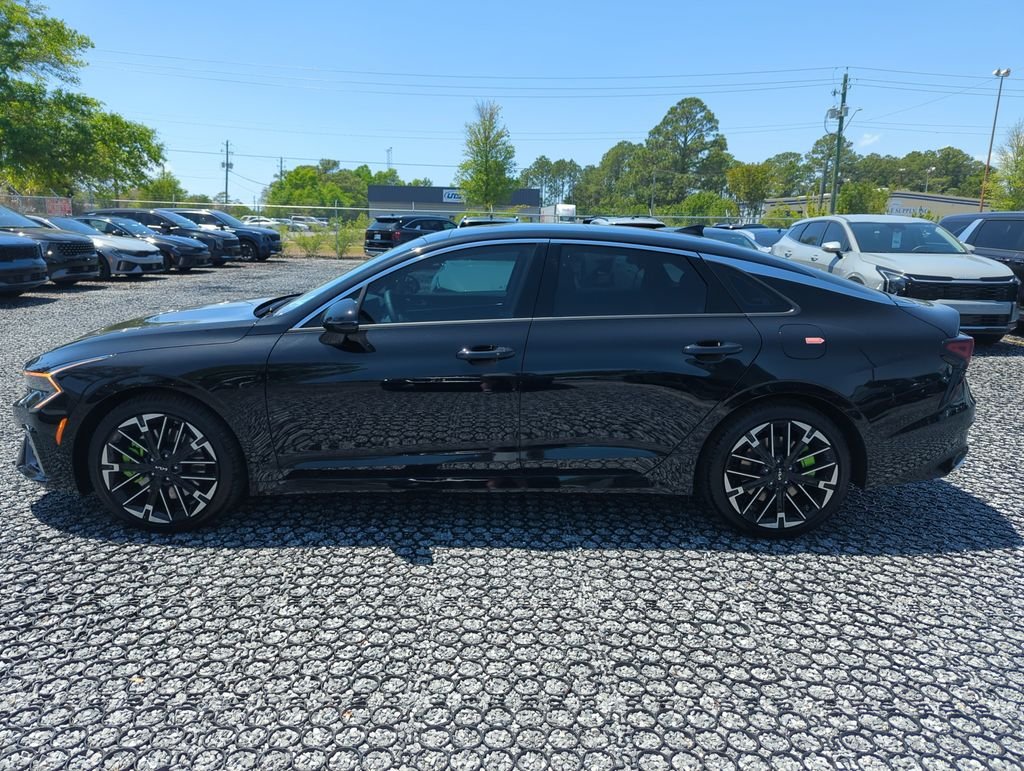 New 2026 Aurora Black Pearl Kia GT image 4