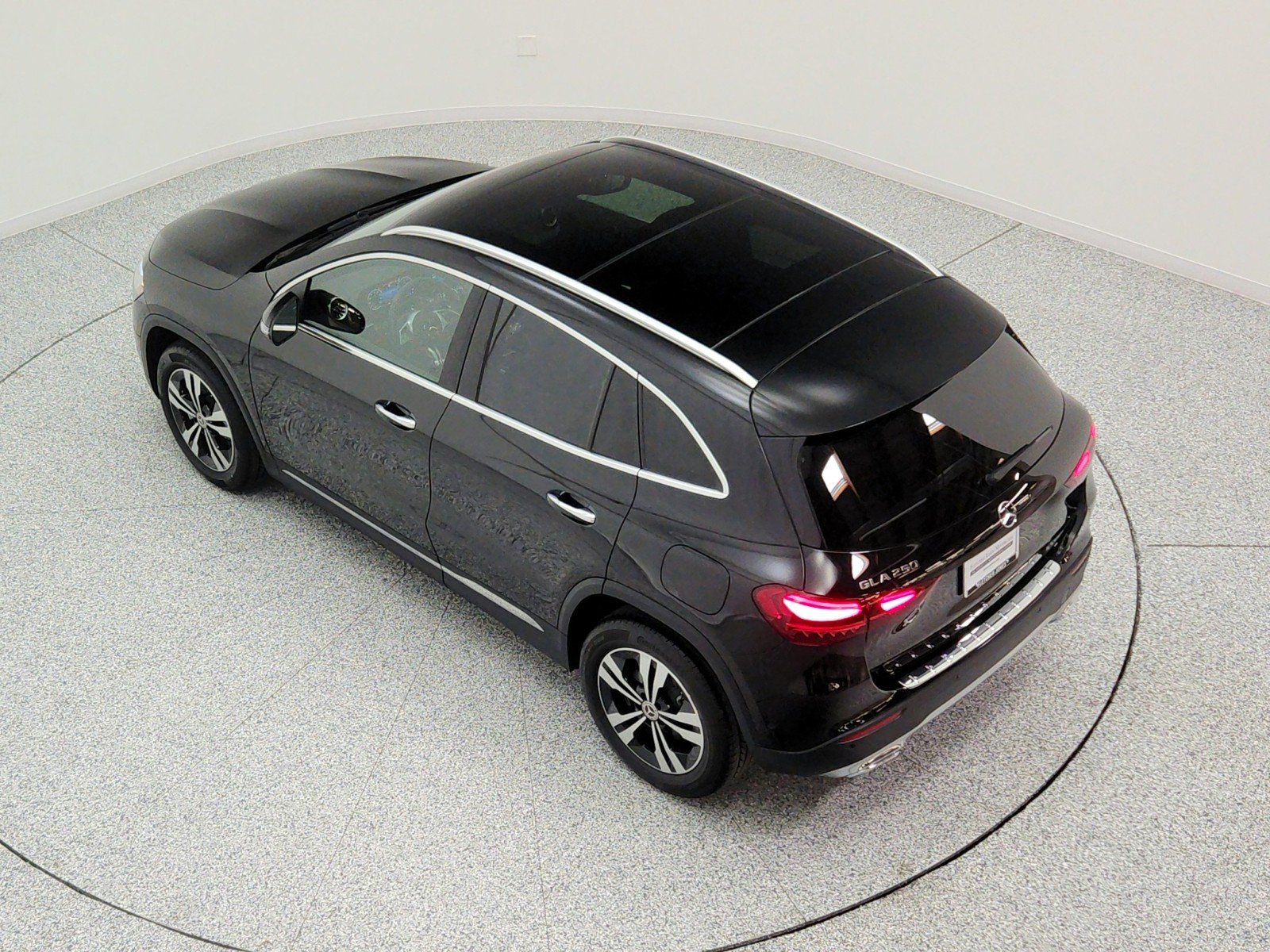 Certified Used 2024 Night Black Mercedes-Benz GLA 250 SUV image 30