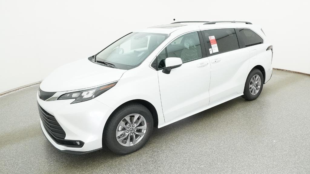 2026 Toyota Sienna XLE 8-Passenger Hybrid FWD's photo