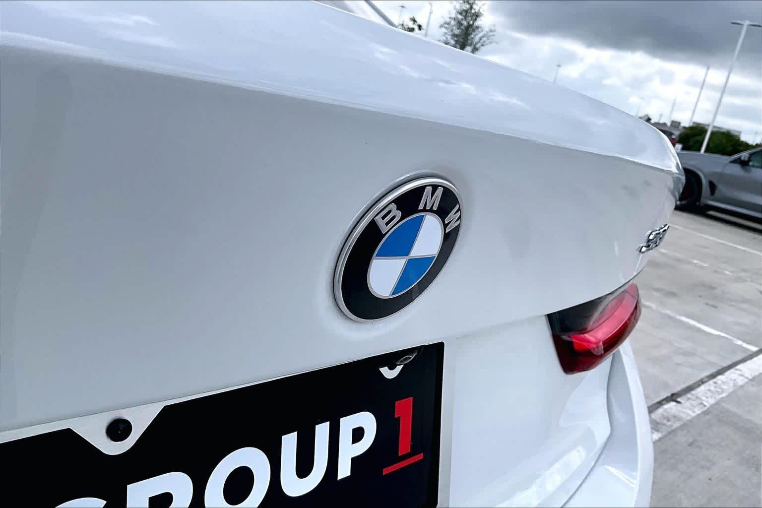Used 2024 Alpine White BMW 330i image 30