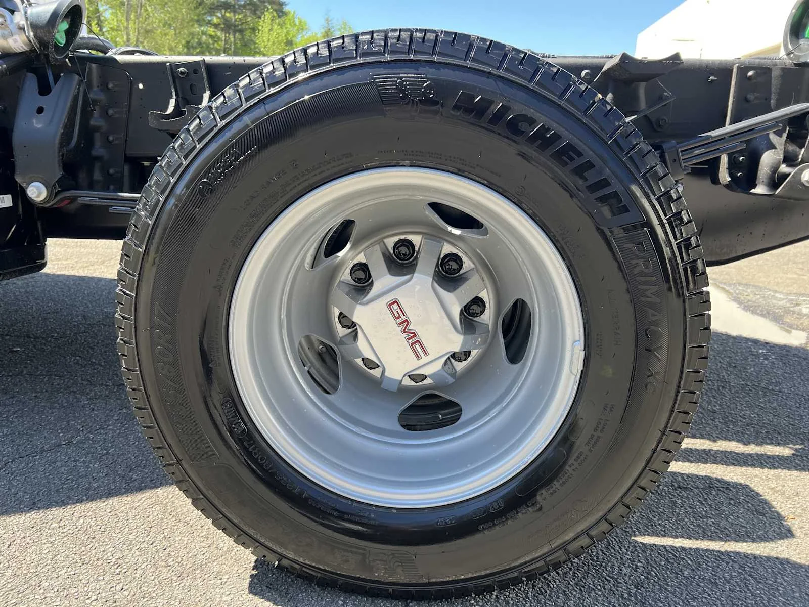 New 2026 Summit White GMC Pro image 18
