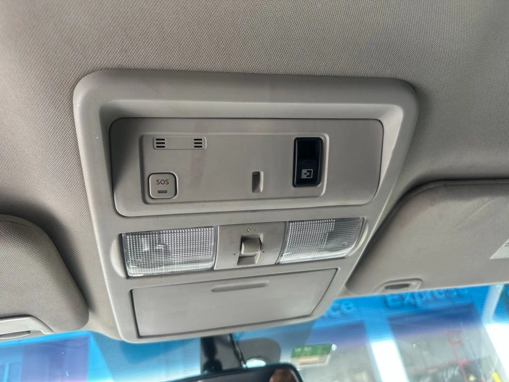 Used 2018 Gray Nissan SL image 14
