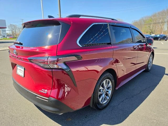 2023 Toyota Sienna XLE - Photo 7