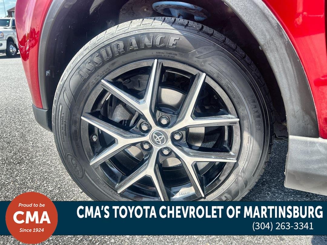Used 2017 Barcelona Red Metallic Toyota SE image 11
