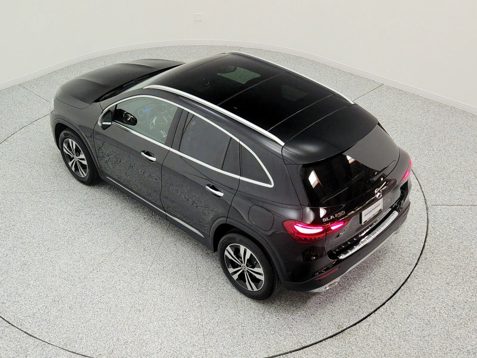 Certified Used 2024 Night Black Mercedes-Benz GLA 250 SUV image 30