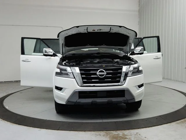 Used 2024 White Nissan Platinum image 11