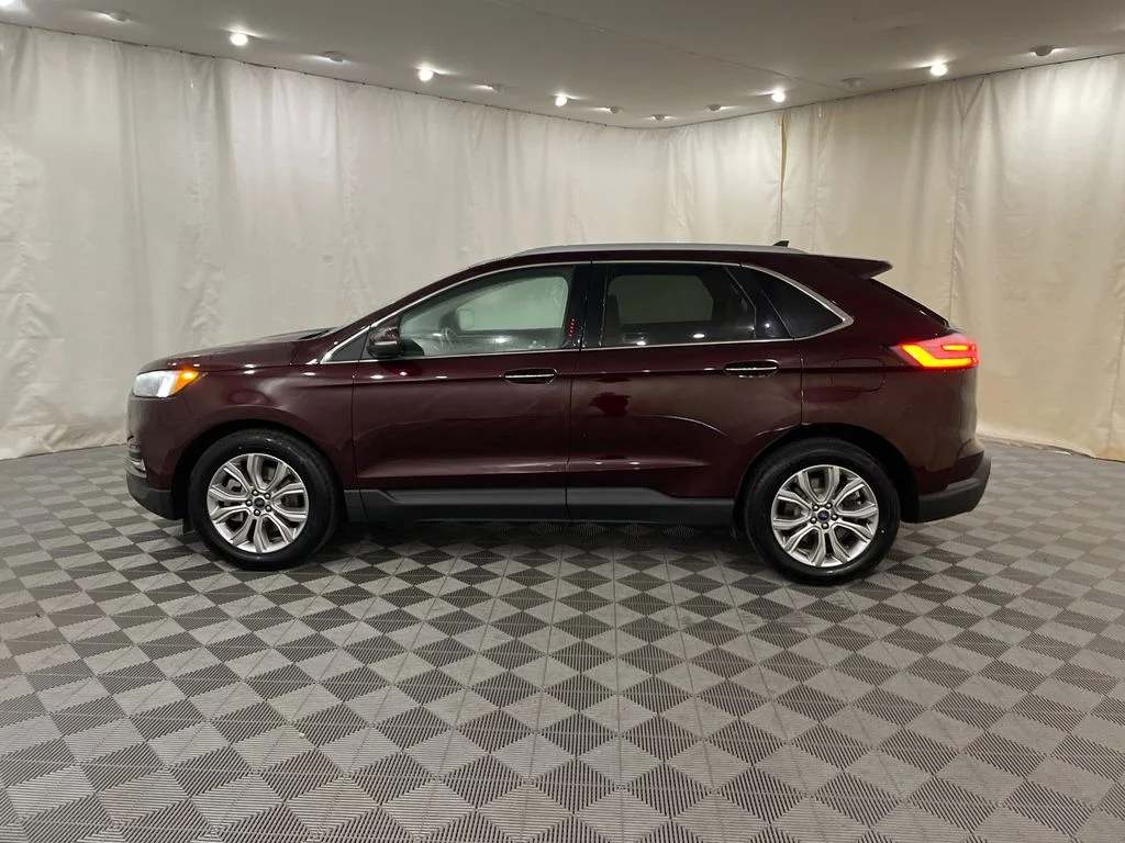 Used 2022 Burgundy Velvet Metallic Tinted Clearcoat Ford Titanium image 11