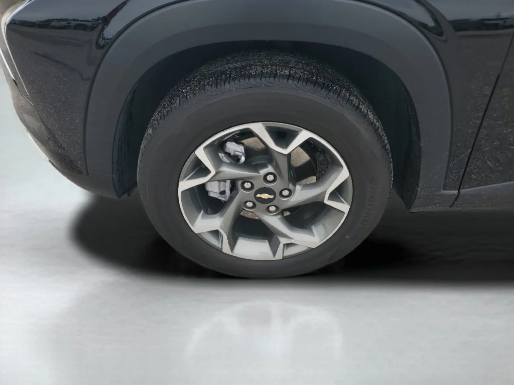 Used 2025 Mosaic Black Metallic Chevrolet LT image 10