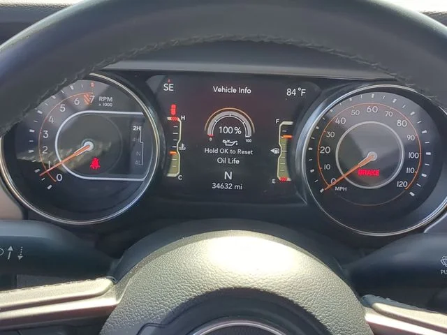 Used 2022 Red Jeep Sport S image 22