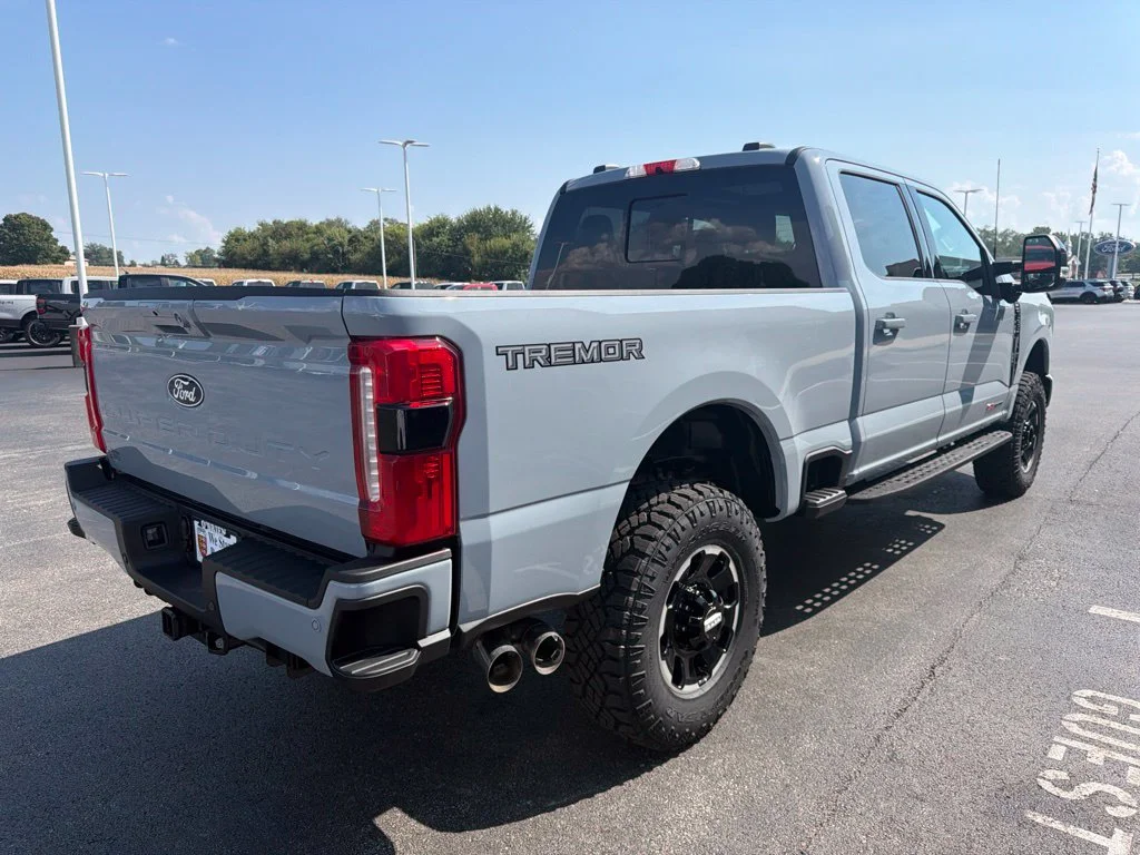 New 2027 Glacier Gray Metallic Tri-Coat Ford F-250® Lariat® image 5