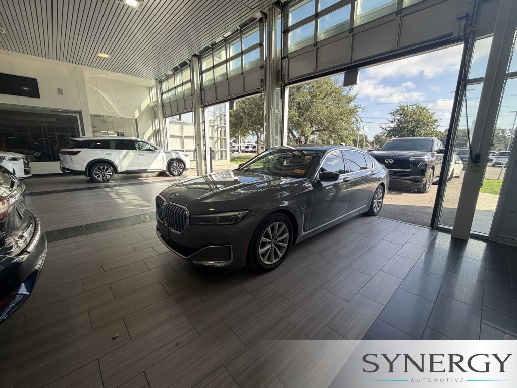 2022 BMW 7 Series 745e
