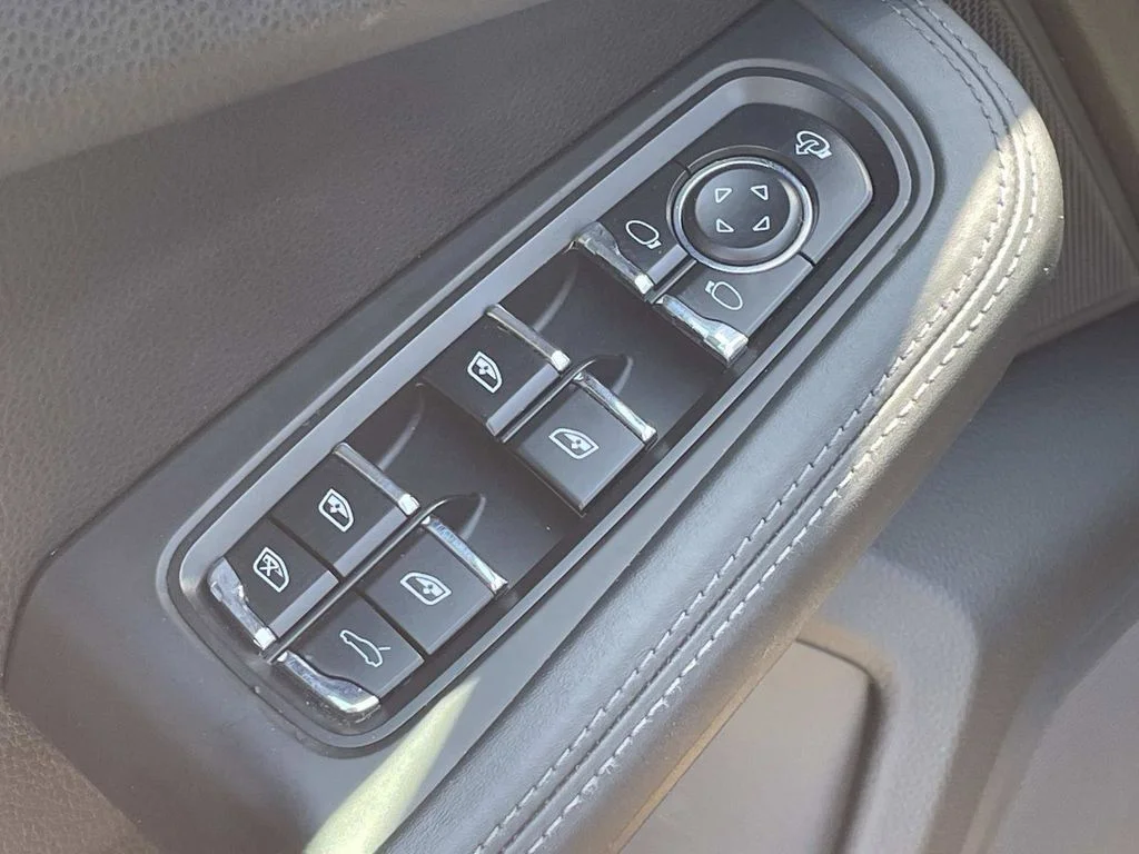 Used 2015 Gold Porsche S image 13