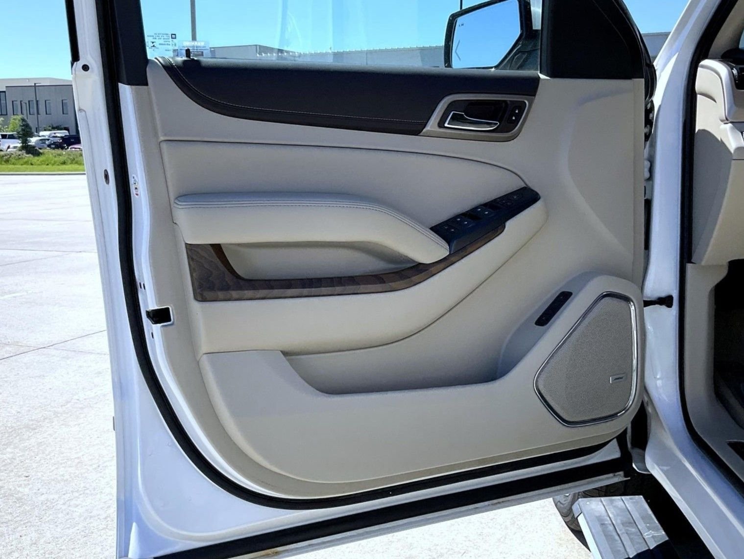 Used 2019 White GMC Denali image 9