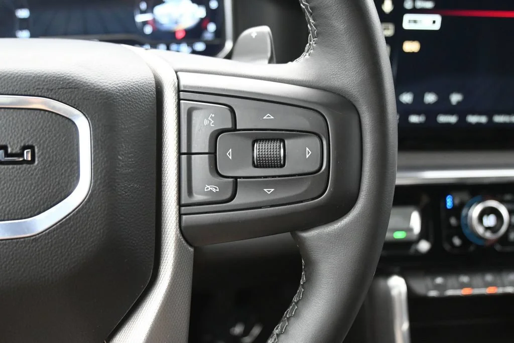 Used 2024 Onyx Black GMC Denali image 21