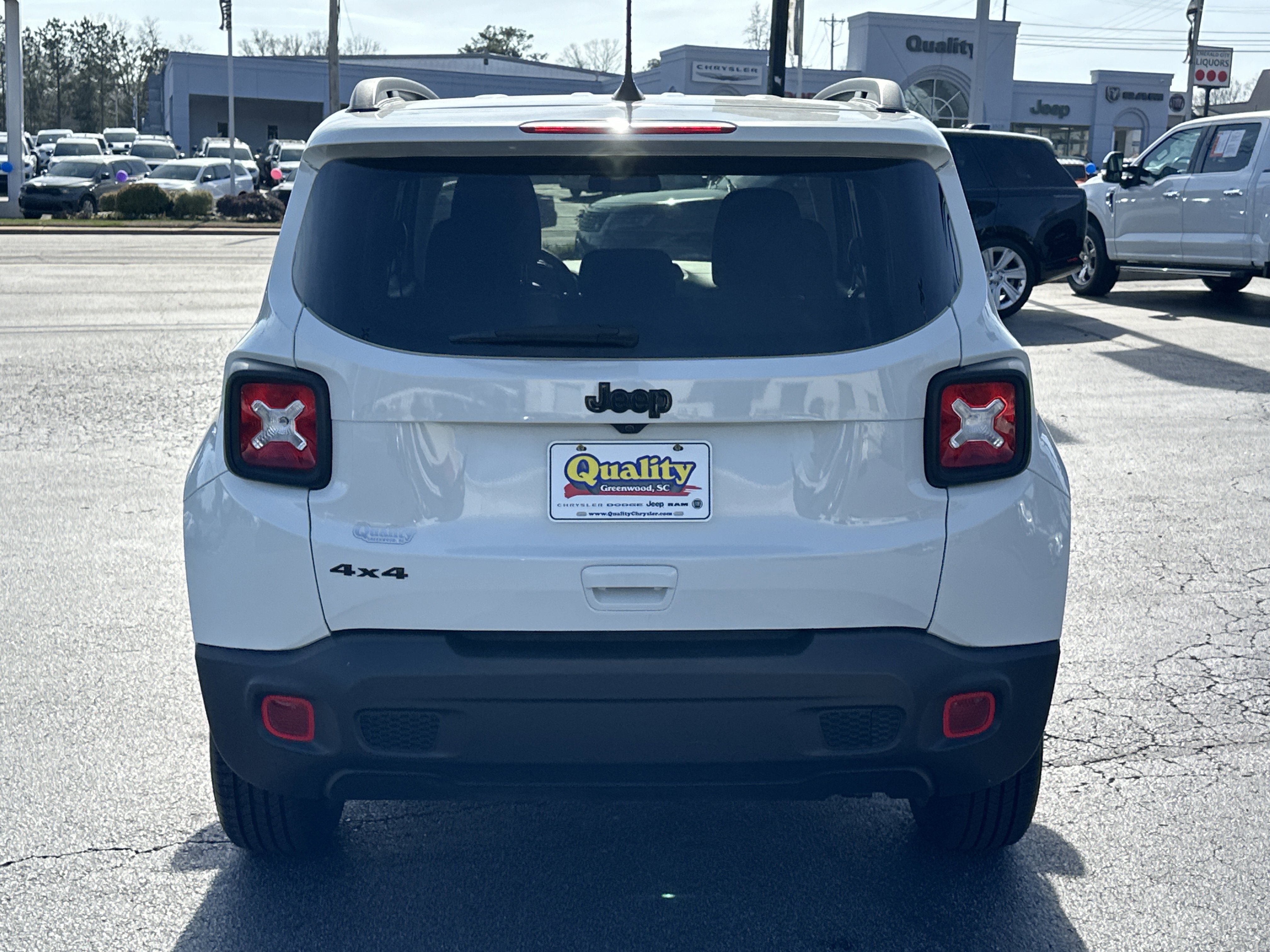 Used 2023 Alpine White Clearcoat Jeep Upland image 7