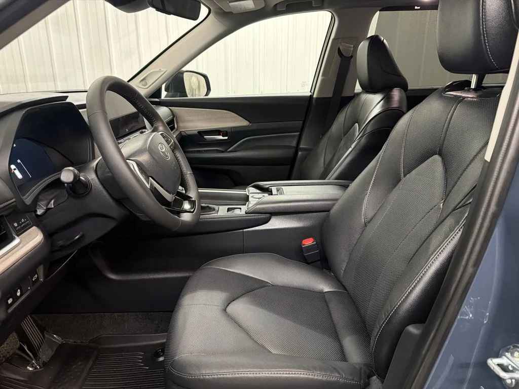 Used 2026 Cloud Toyota Limited image 13