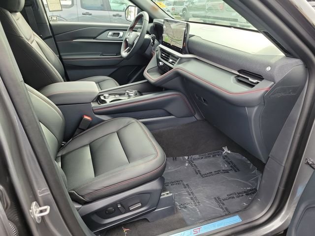 New 2026 Carbonized Gray Metallic Ford ST-Line image 15