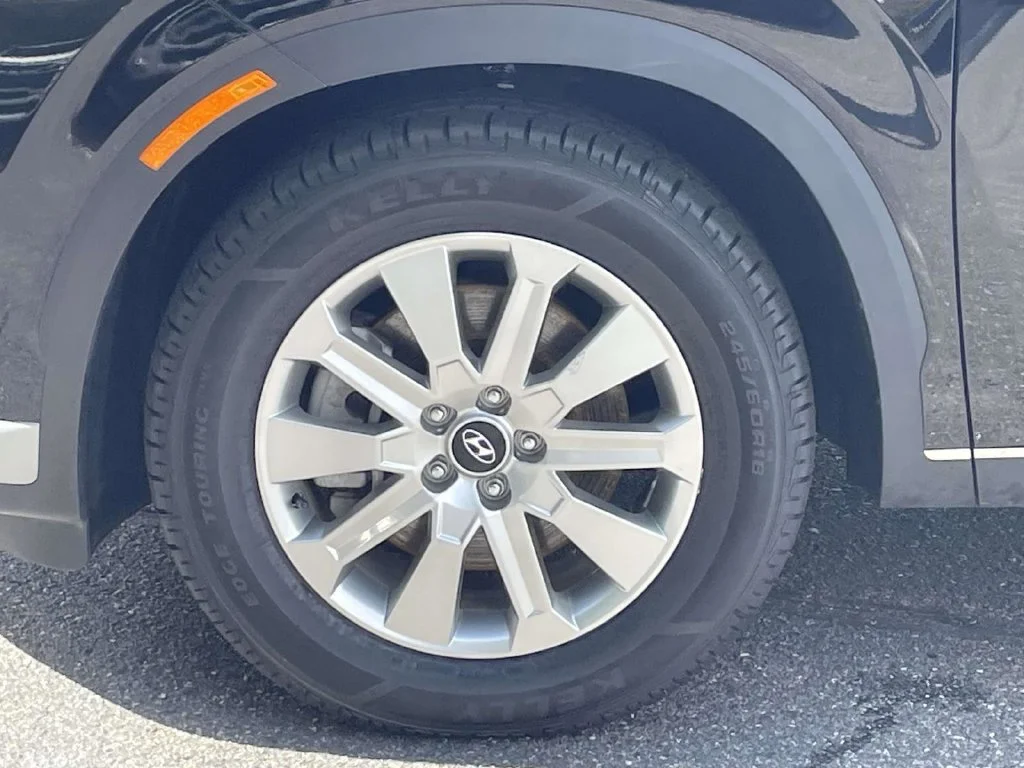 Certified Used 2025 Black Hyundai SEL image 11