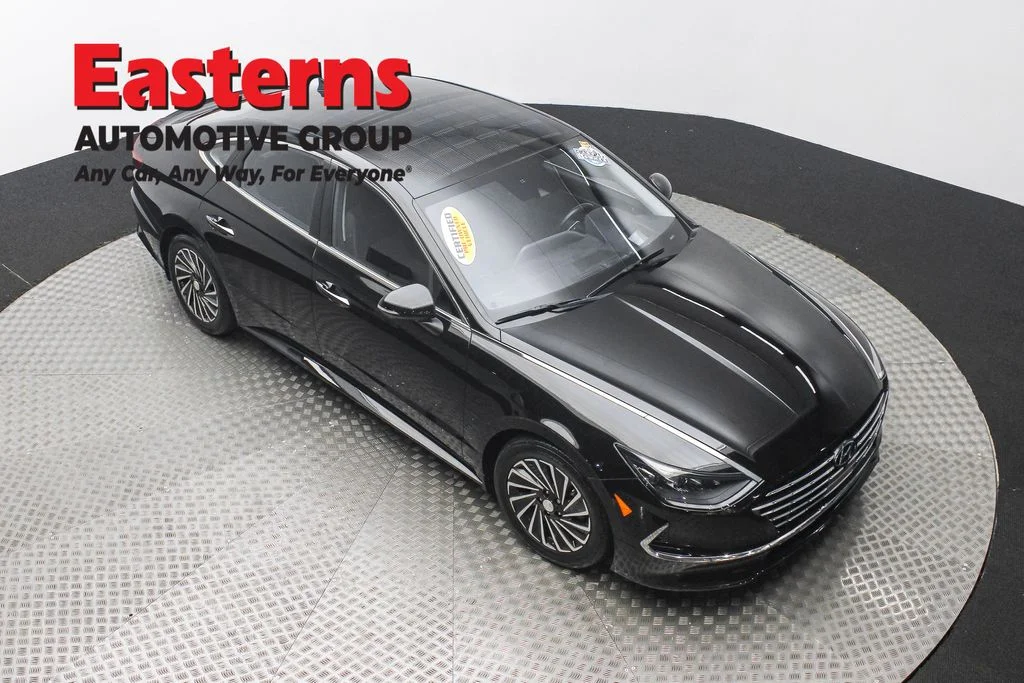 Used 2020 Black Hyundai Limited image 3