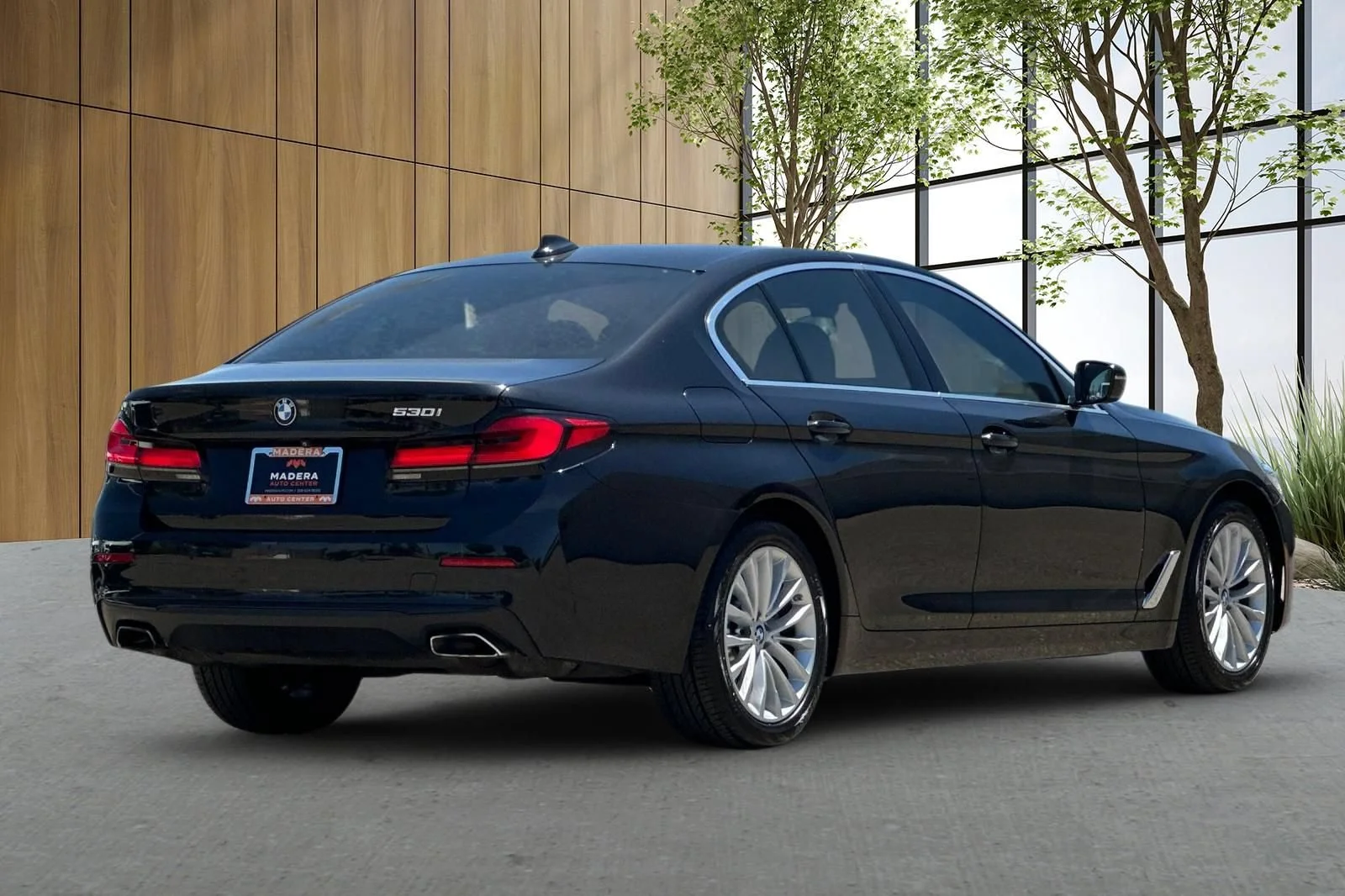 Used 2021 Black BMW 530i image 4