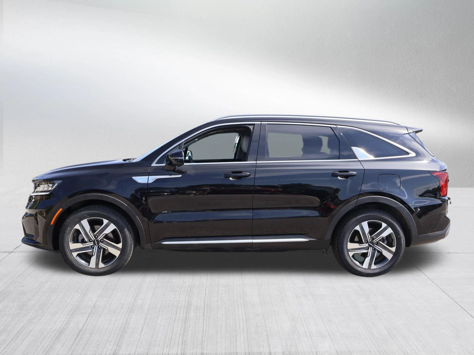Used 2023 Aurora Black Kia SX Prestige image 4
