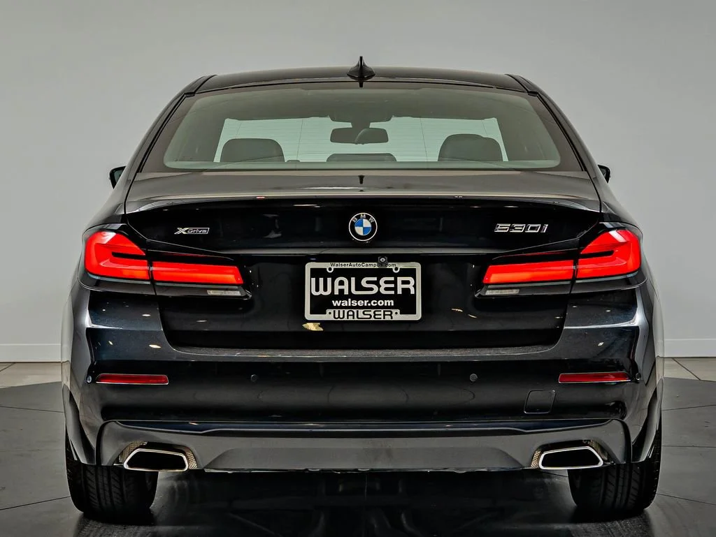 Used 2021 Jet Black BMW 530i xDrive image 6