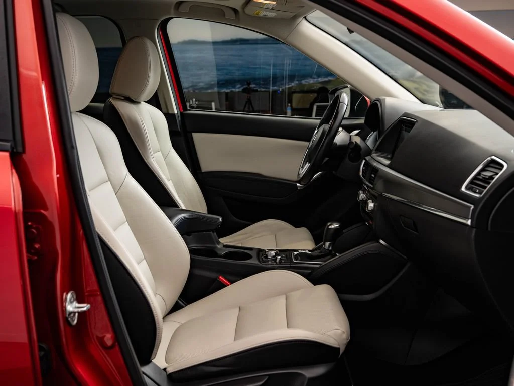 Used 2016 Soul Red Metallic Mazda Grand Touring image 24