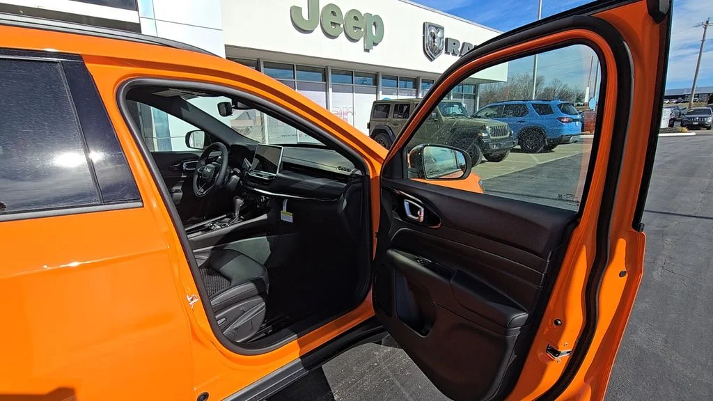 New 2026 Joose Exterior Paint Jeep Latitude image 17