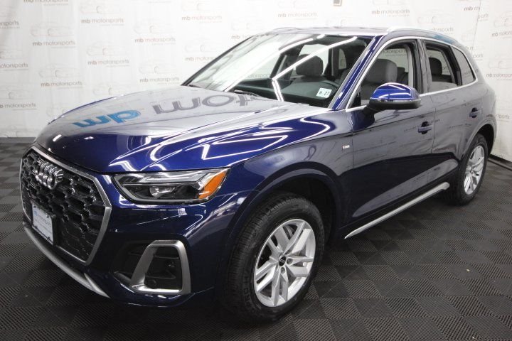 2022 Audi Q5 45 Premium's photo