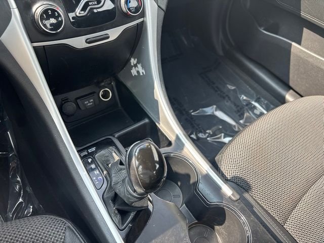 Used 2011 Red Hyundai SE image 26
