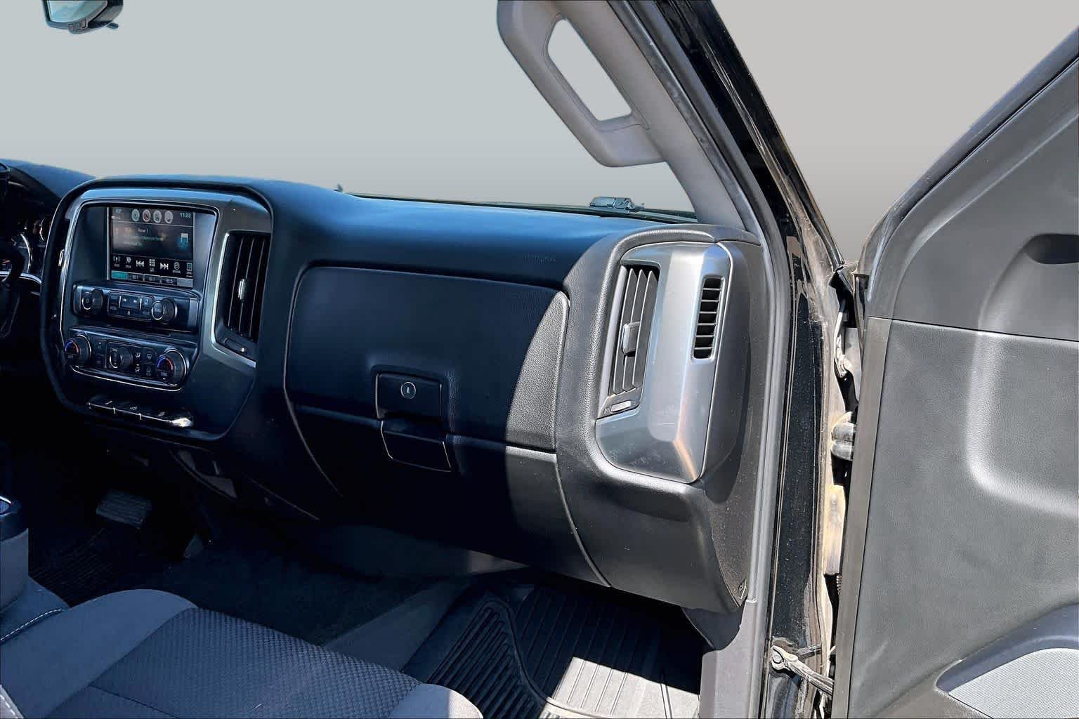 Used 2018 Black Chevrolet LT image 17