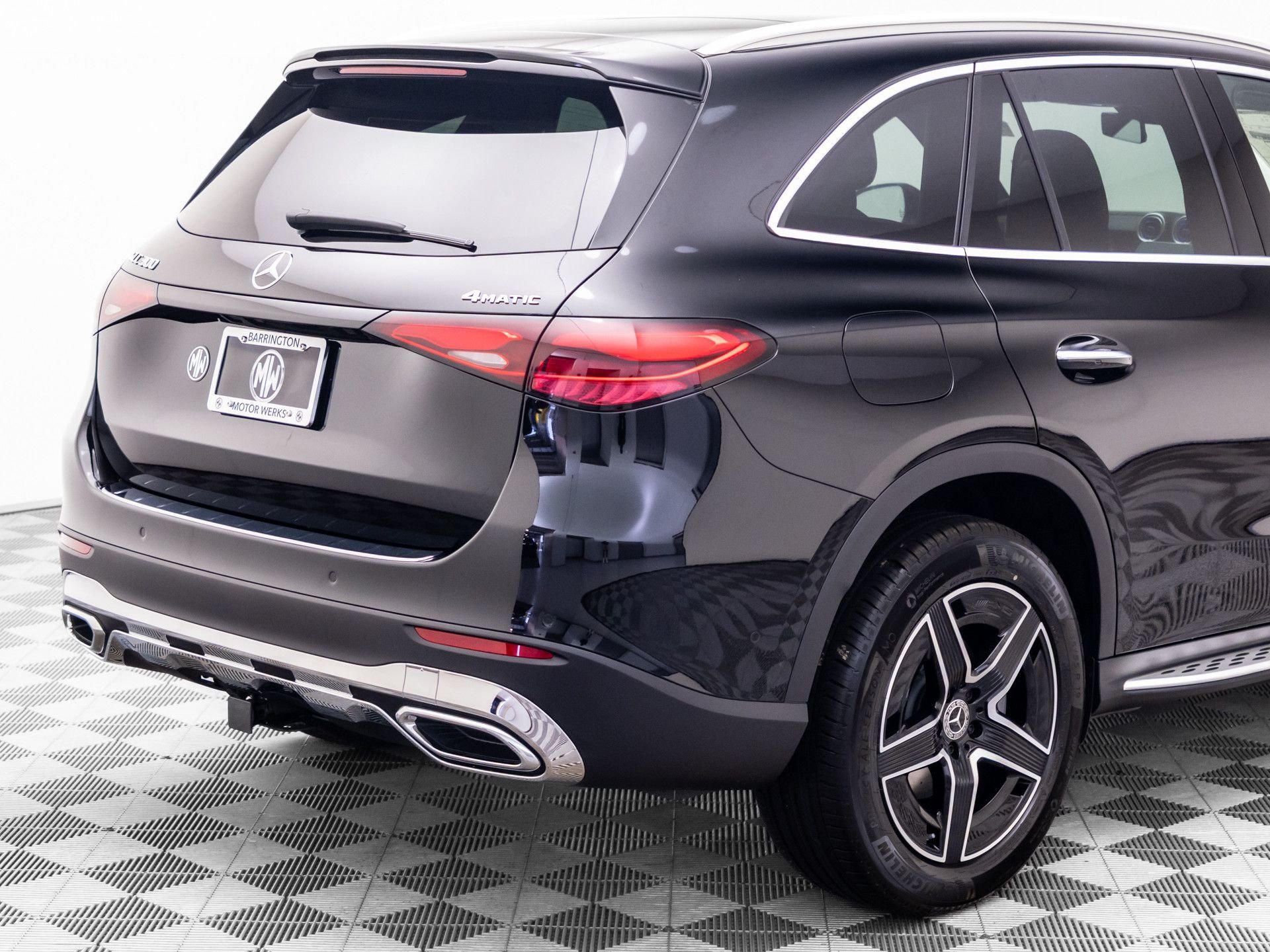 New 2027 Black Mercedes-Benz GLC 300 image 36