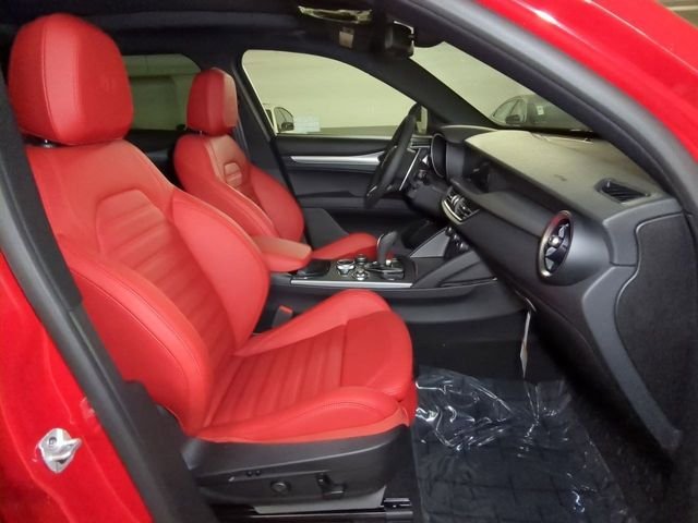 2025 Alfa Romeo Stelvio Base - Photo 28