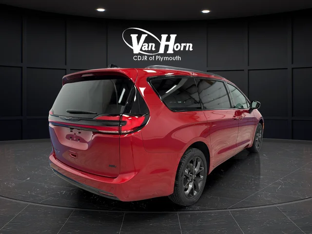 New 2026 Red Hot Pearl-Coat Exterior Paint Chrysler Select image 3